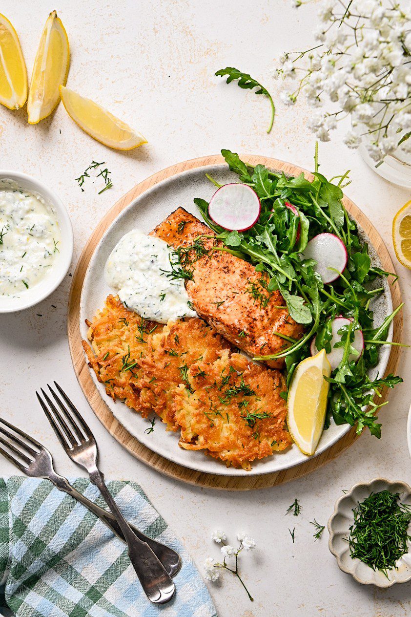 salmon-with-lemon-dill-sauce-and-rösti